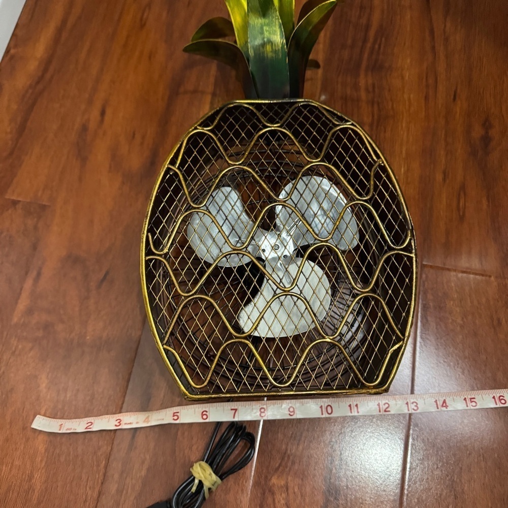 Deco Breeze Pineapple Tabletop Fan Two Speed - Picture 9 of 10